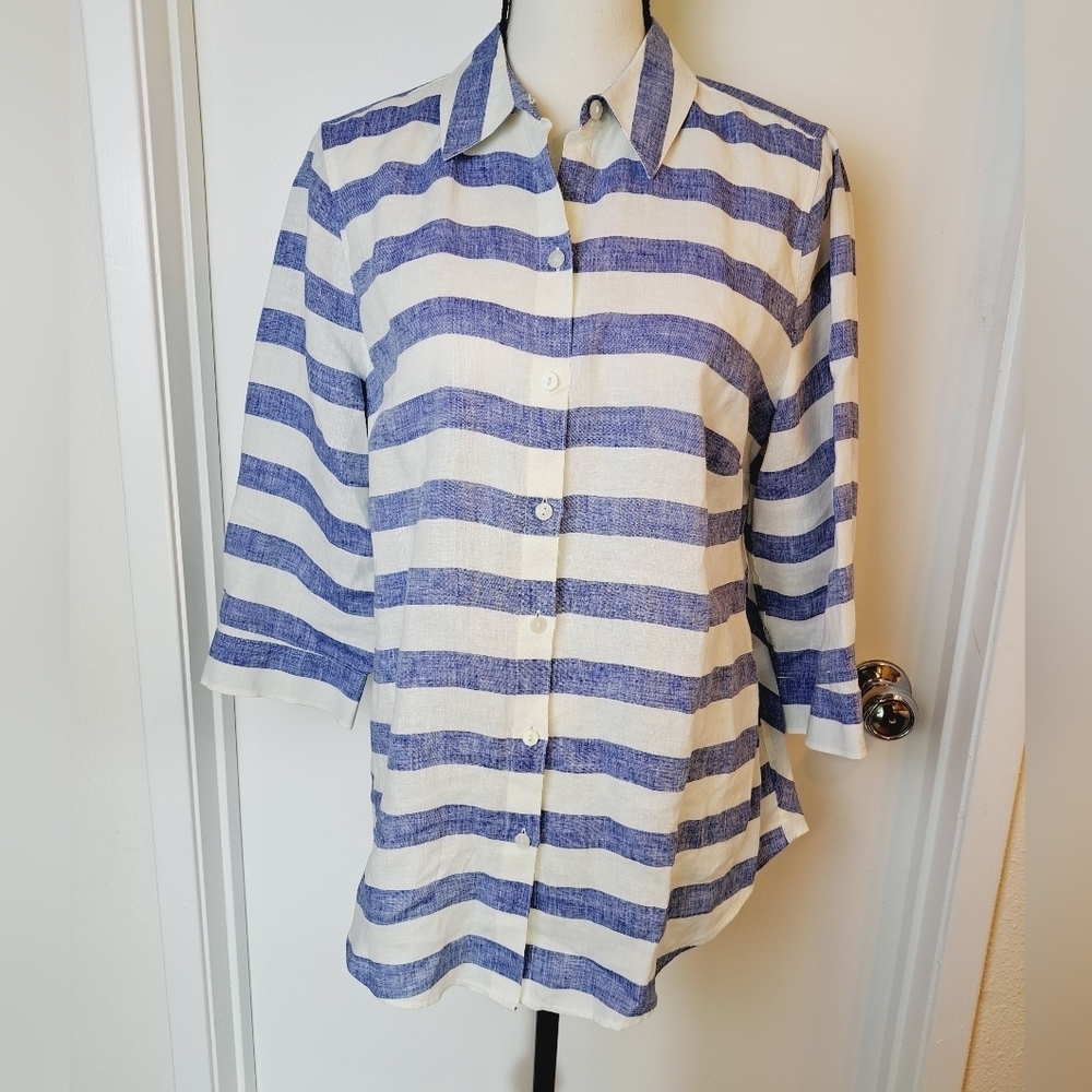 Chico's no iron small blouse 100% Linen blue/white striped classic shirt